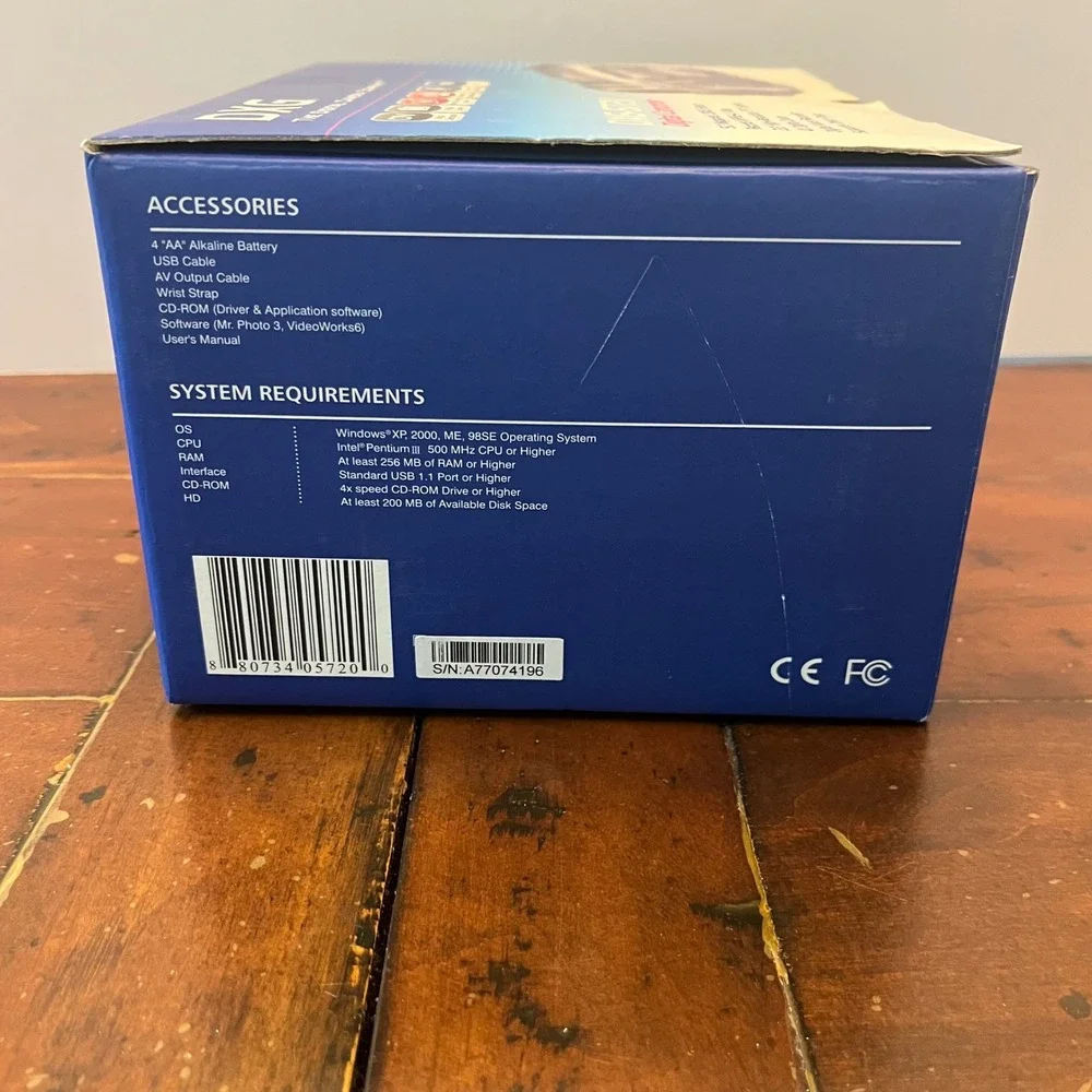 DXG Digital Camcorder Silver DXG-572V 5MP 4X Zoom EUC